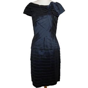 Gorgeous Deep Navy Blue Tier Rosette Evening Tadashi Shoji Dress Size 10